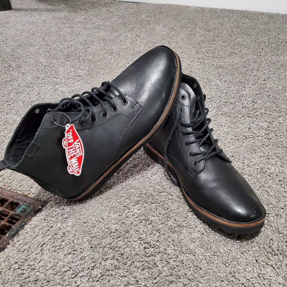 New without box! / Vans UltraCush Sahara lightweight leather boot / Size 13